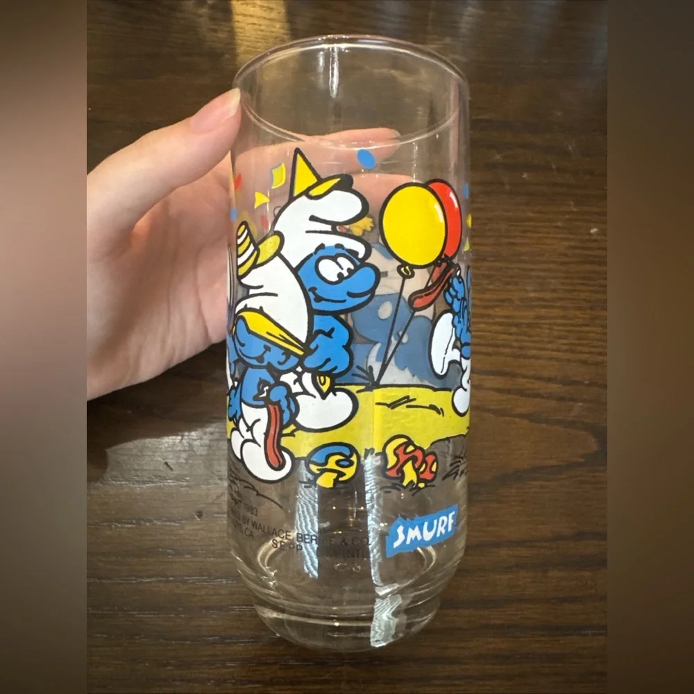 Vintage Handy Smurf 1983 Tall Drinking Glass Tumbler Cup Peyo